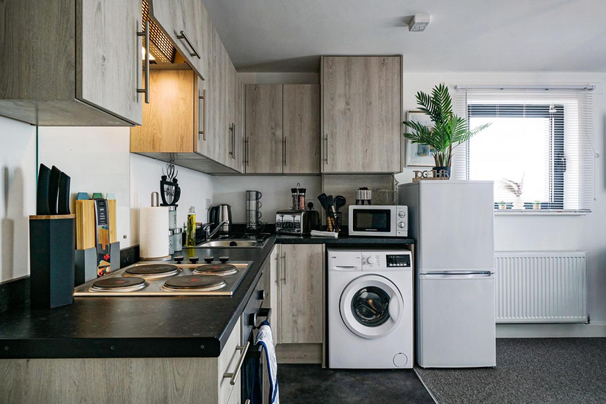 One And Two Bed Apartments Slough Near Heathrow Colnbrook Eksteriør billede