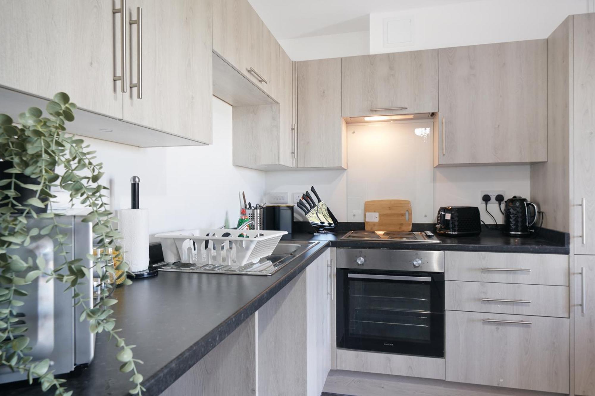 One And Two Bed Apartments Slough Near Heathrow Colnbrook Eksteriør billede