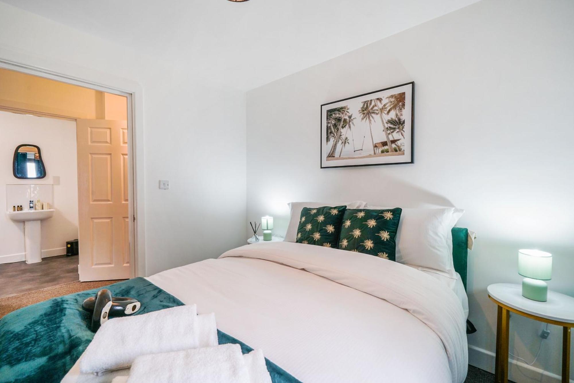 One And Two Bed Apartments Slough Near Heathrow Colnbrook Eksteriør billede