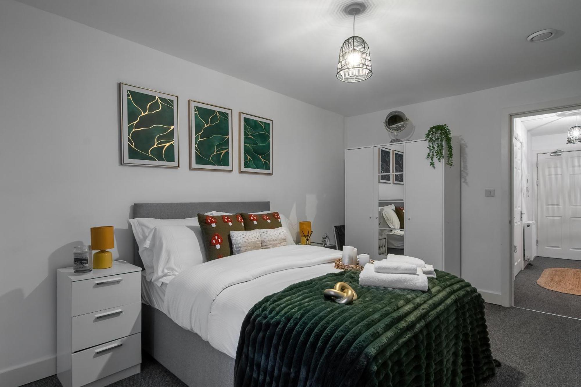 One And Two Bed Apartments Slough Near Heathrow Colnbrook Eksteriør billede
